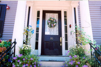 The Spring Seasons Inn Newport Exterior photo